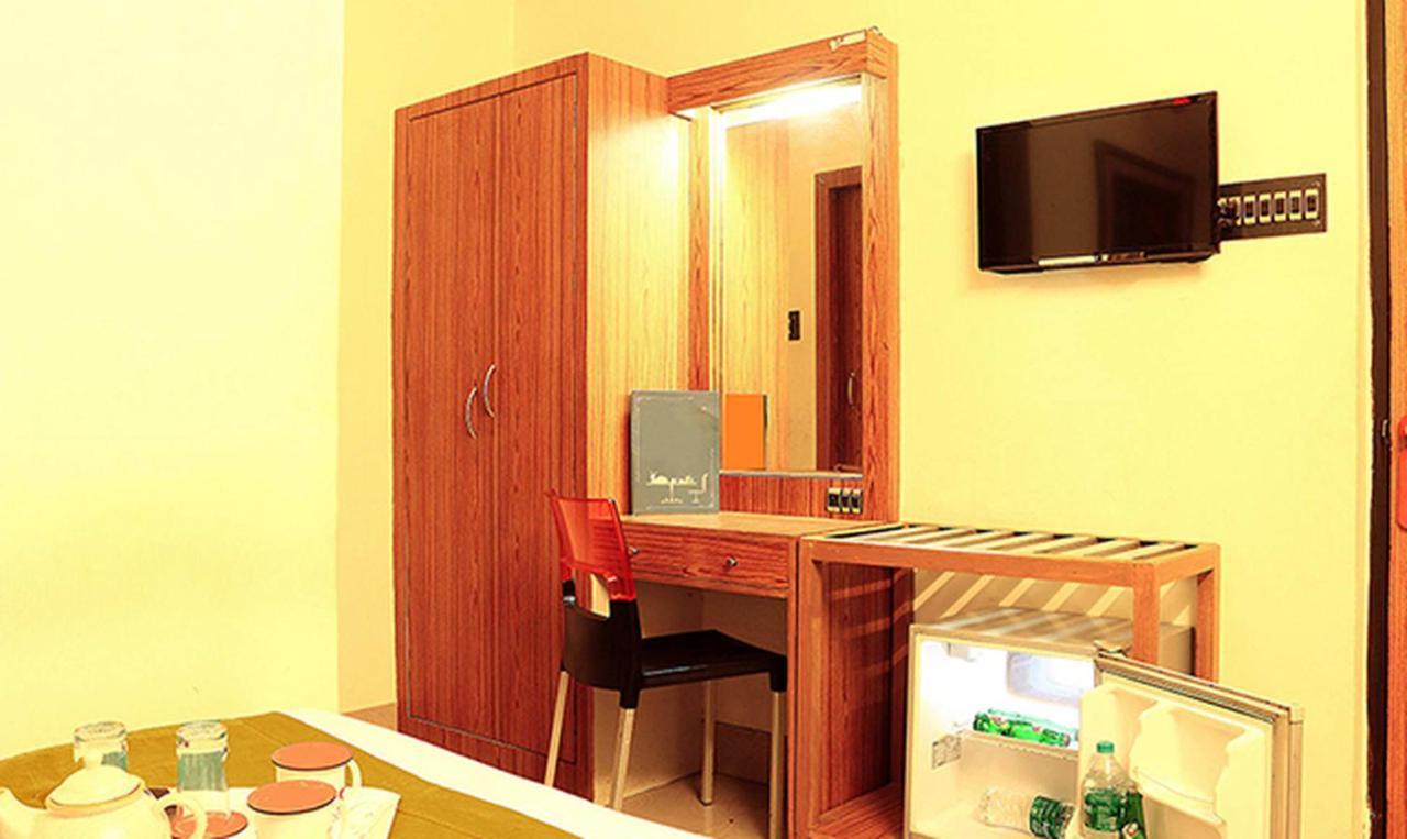 Shila International Hotel Calcutta Exterior foto