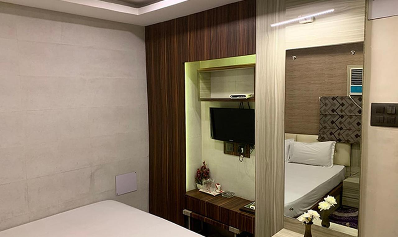 Shila International Hotel Calcutta Exterior foto