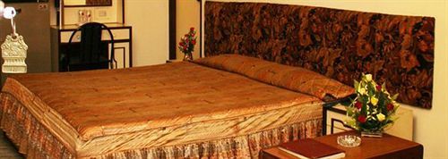 Shila International Hotel Calcutta Exterior foto
